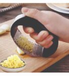 ARC-SHAPED-GARLIC-PRESS.jpg